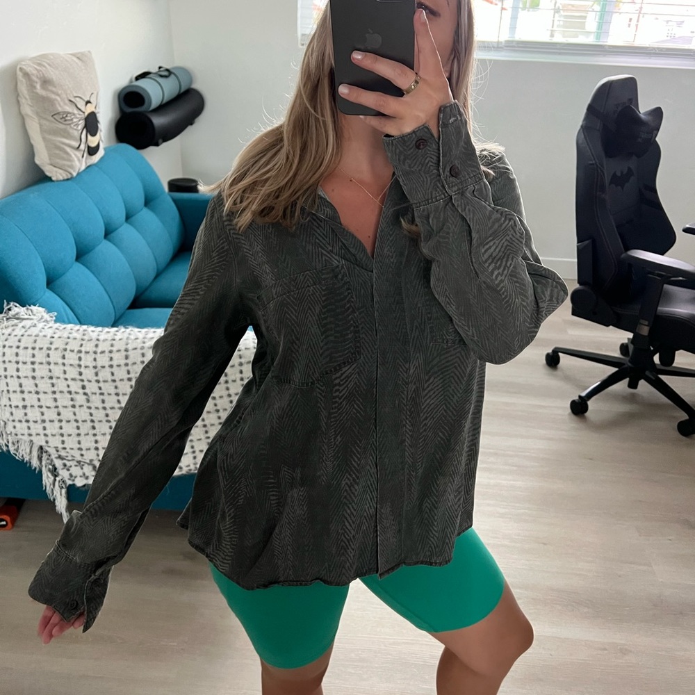 Bella Dahl Button Down Green Shirt